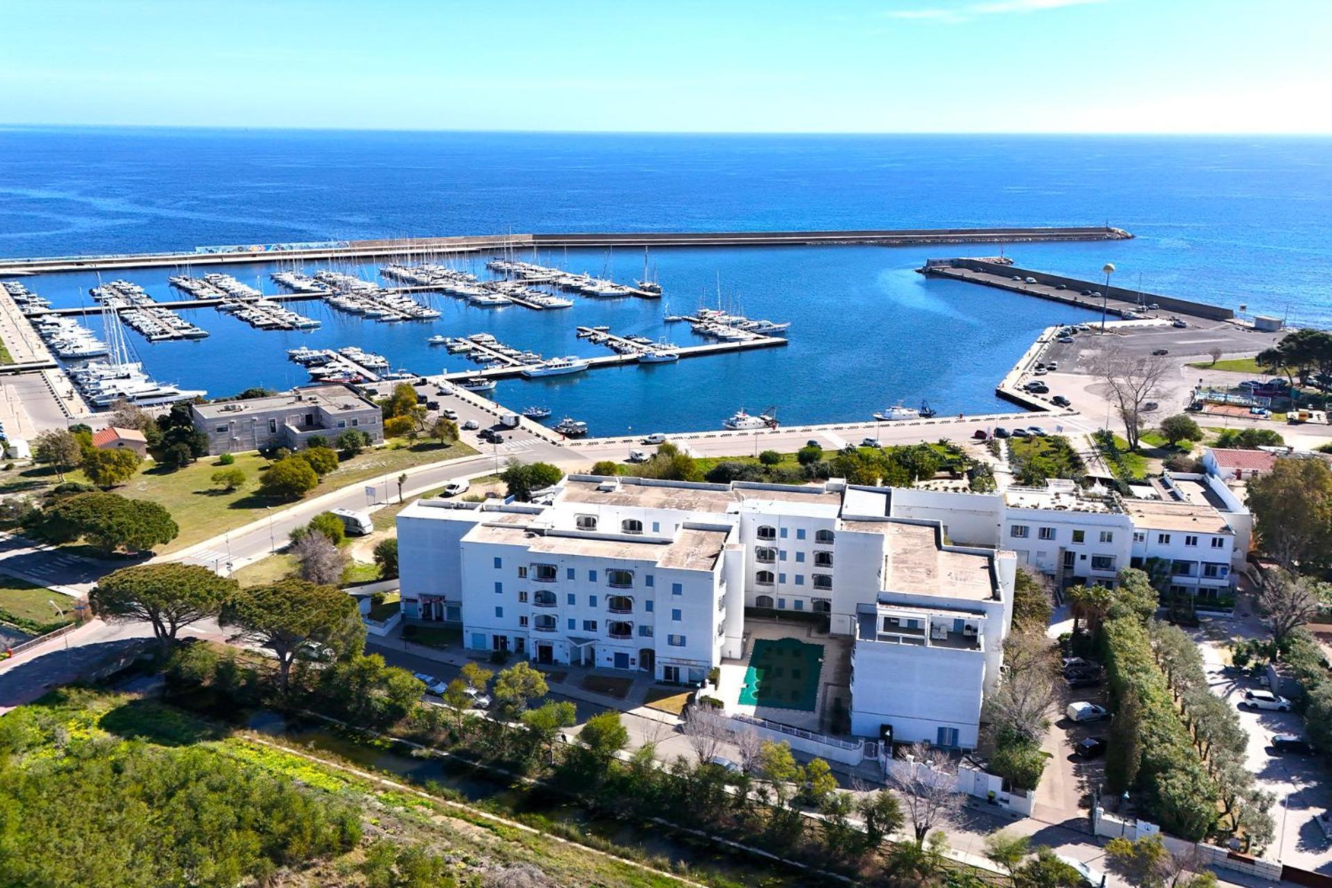 Le Residenze Blu Sardinia Aparthotel La Caletta Exterior photo