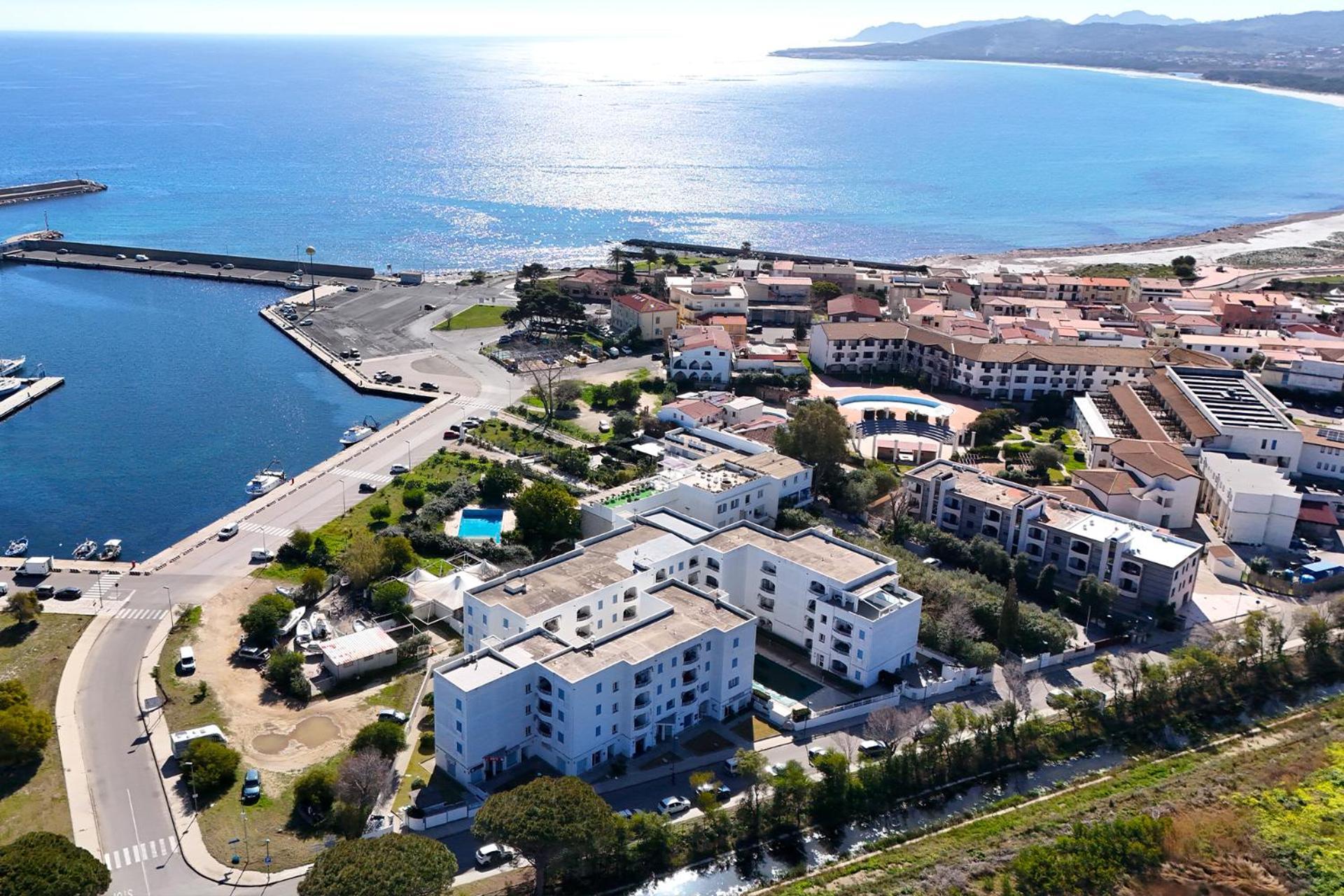 Le Residenze Blu Sardinia Aparthotel La Caletta Exterior photo